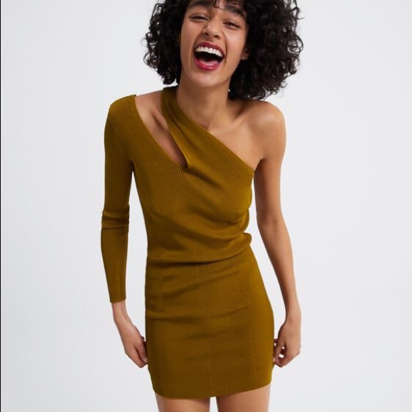 Zara | one sleeved dress - Picture 2 of 6